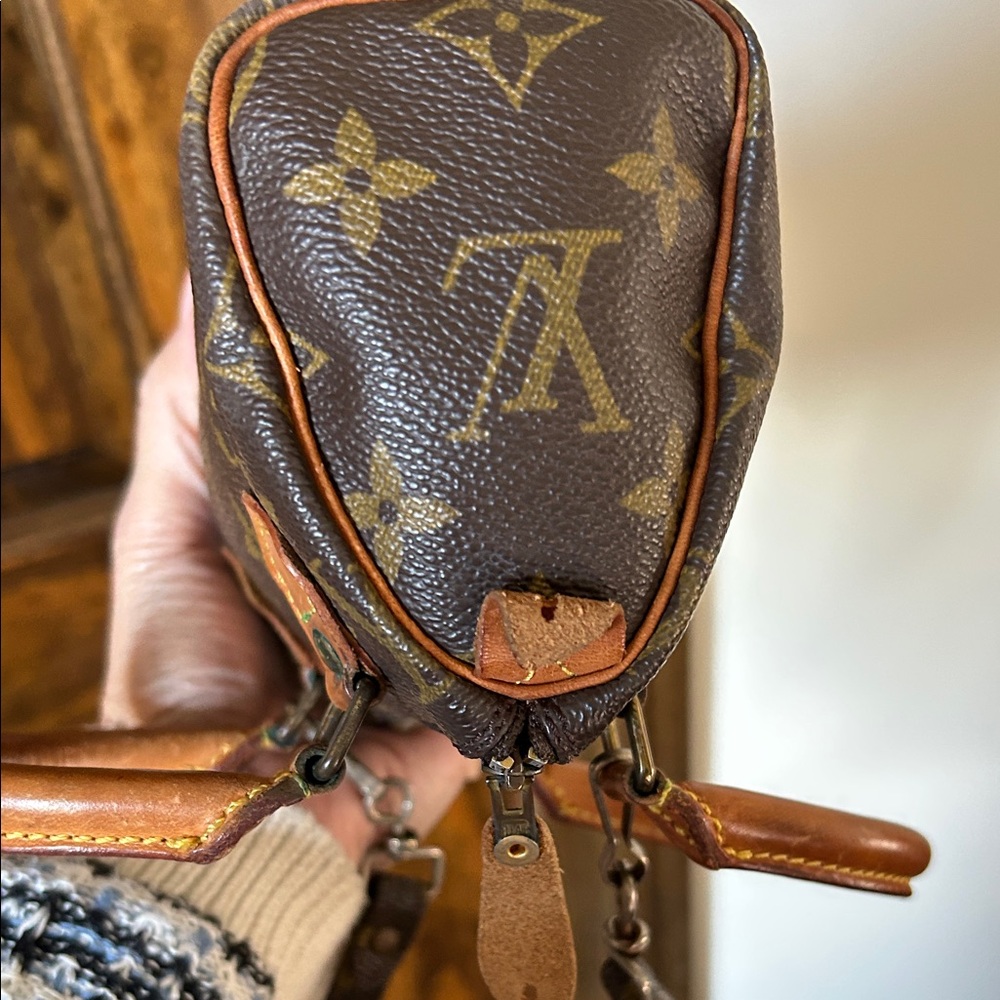 Louis Vuitton Mini Brown Monogram Bag - Picture 4 of 10